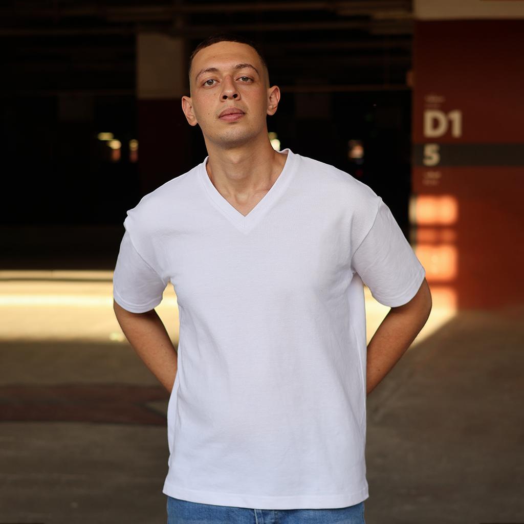 Polo T-Shirt / V-Nick T-Shirt White